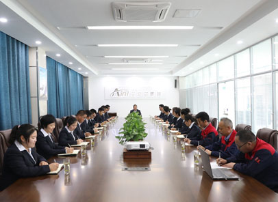 候车亭厂家员工